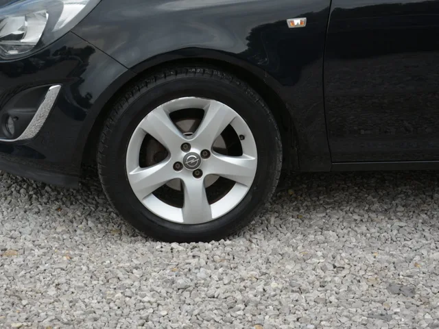 Opel Corsa 1.2 benzín – fotografia 4 z 15