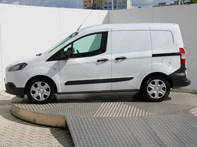 Ford Courier Van Trend 1.0 EcoBoost 74kW – fotografia 2 z 15