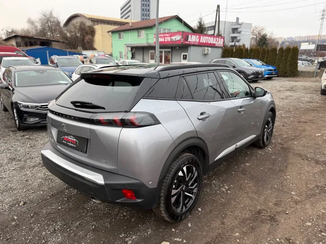 Peugeot 2008 1.5 BlueHDi 130 GT EAT8 – fotografia 6 z 13