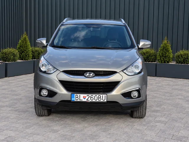 Hyundai ix35 2.0 CVVT 4x4 Automat – fotografia 5 z 15