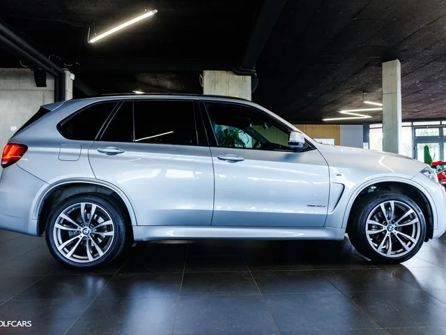 BMW X5 30d xDrive – fotografia 6 z 15