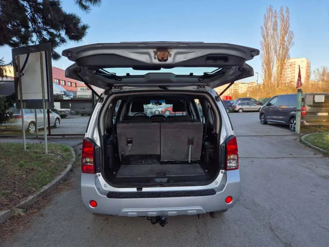 Nissan Pathfinder 2.5 dCi SE – zdjęcie 6 z 15