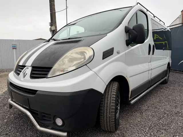 Renault Trafic 2.0 dCi 115 k L2P2 Passenger – fotografia 5 z 15