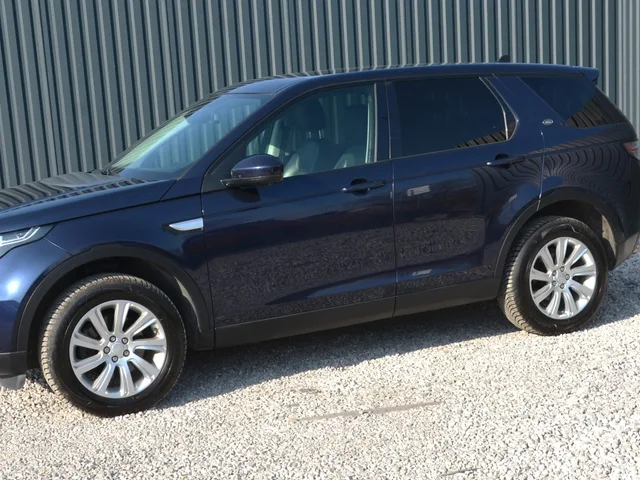 Land Rover Discovery Sport 2.0 4x4 Automat – fotografia 3 z 15