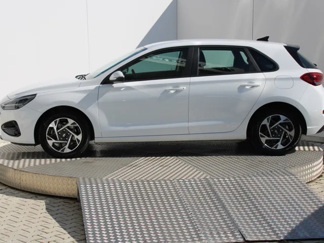 Hyundai i30 1.5 DPi 71 kW – fotografia 2 z 15