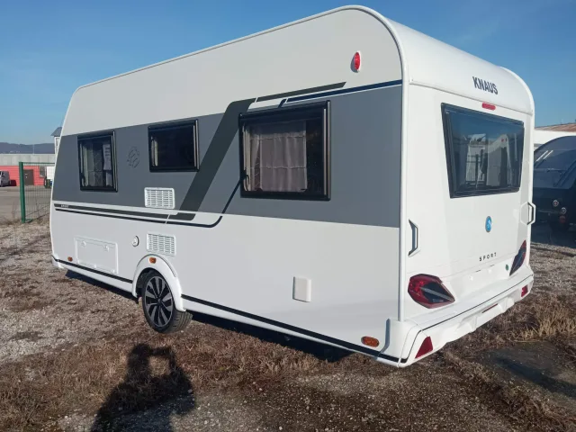 Knaus Sport 450 FU – fotografia 5 z 15