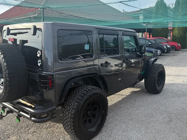 Jeep Wrangler 3.6 V6 Rubicon – fotografia 4 z 15