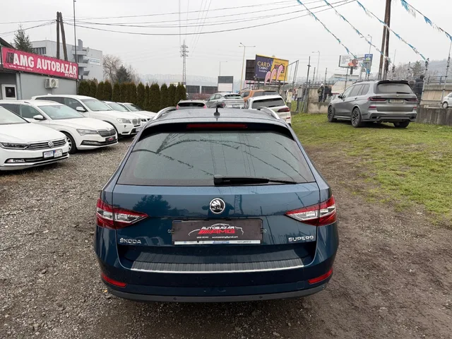 Škoda Superb Combi 2.0 TDI L&K DSG – fotografia 4 z 13