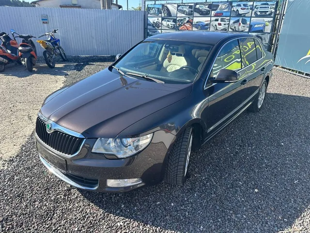 Škoda Superb 2.0 TDI Elegance – fotografia 4 z 15