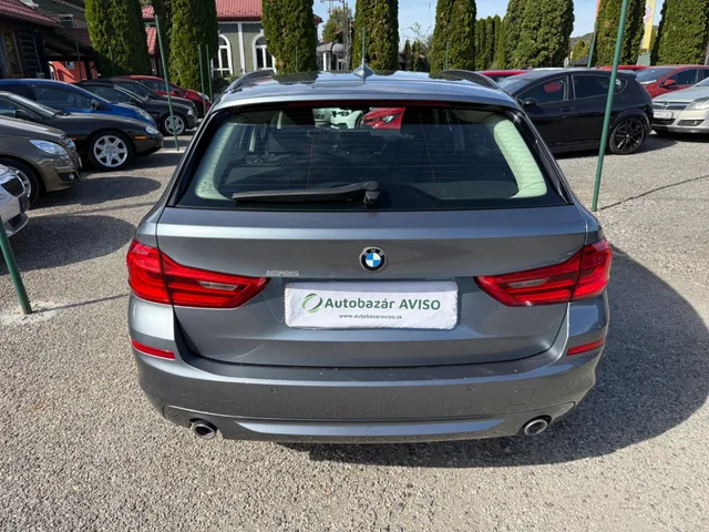 BMW Rad 5 Touring 520d A/T – fotografia 5 z 15