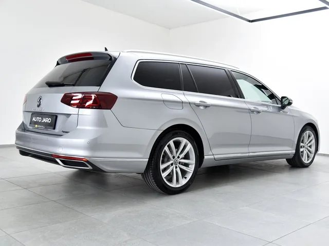 Volkswagen Passat Variant 2.0 TDI Business 4Motion DSG – fotografia 6 z 15