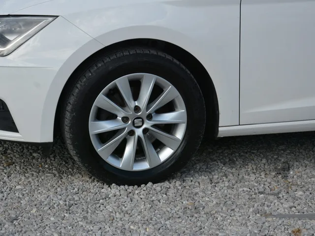 Seat Leon 1.6 TDI DSG – fotografia 4 z 15