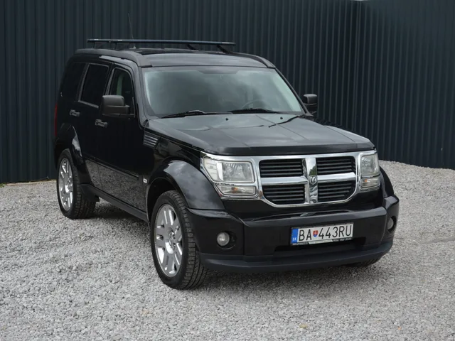 Dodge Nitro 2.8 CRD 4x4 – fotografia 6 z 13