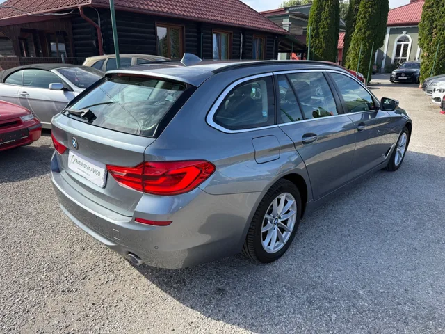 BMW Rad 5 Touring 520d A/T – fotografia 4 z 15