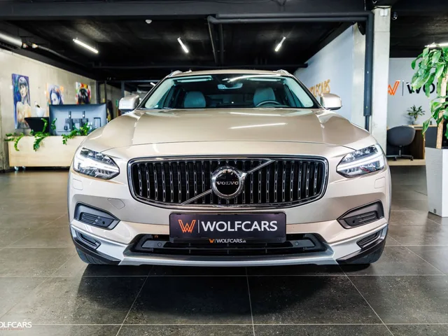 Volvo V90 Cross Country B4 AWD MHEV – fotografia 2 z 15
