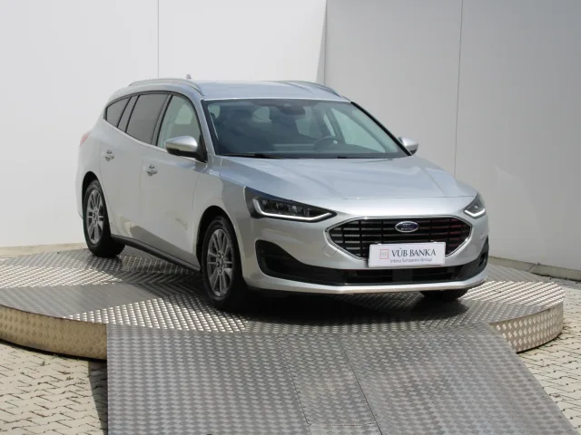 Ford Focus Combi 1.5 EcoBlue Titanium – fotografia 3 z 15