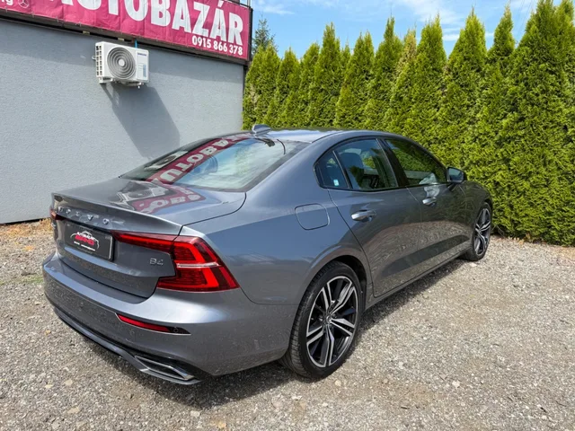 Volvo S60 B4 Momentum Pro A/T – fotografia 6 z 13