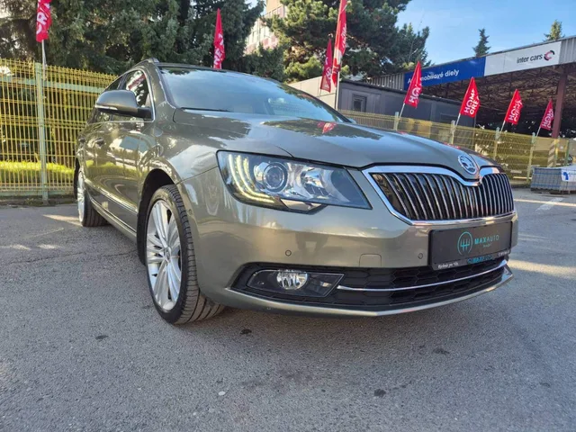 Škoda Superb Combi 3.6 FSI V6 4x4 Business DSG – fotografia 3 z 15