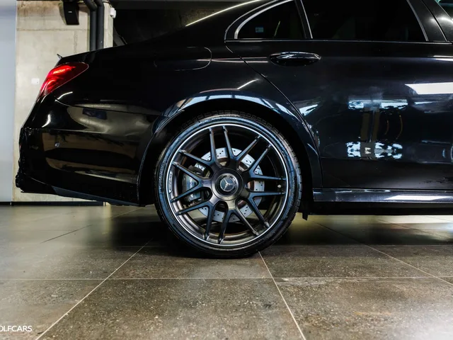 Mercedes-Benz AMG E 63 4MATIC – fotografia 5 z 15