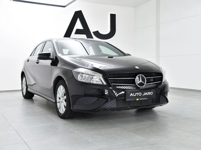 Mercedes-Benz Trieda A 180 BlueEFFICIENCY A/T – fotografia 3 z 15
