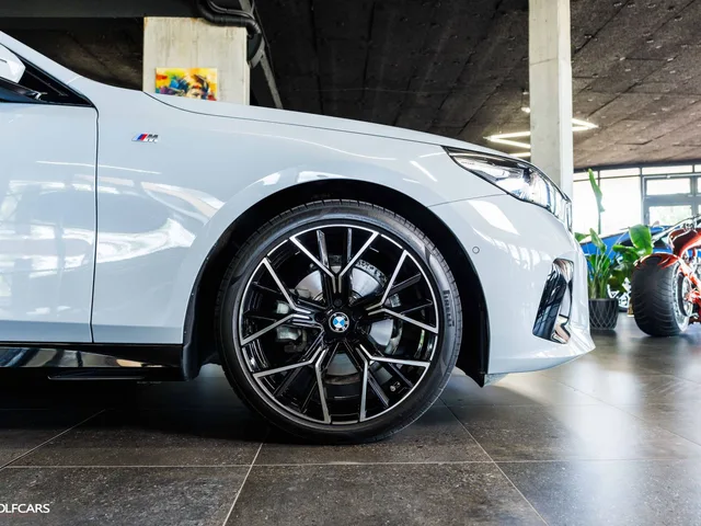 BMW 520d M-Sport – fotografia 4 z 15