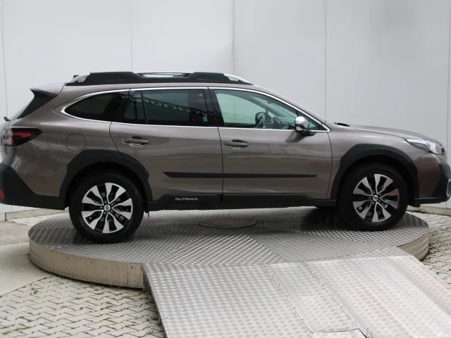 Subaru Outback 2.5i 124 kW A/T 4x4 – fotografia 6 z 15