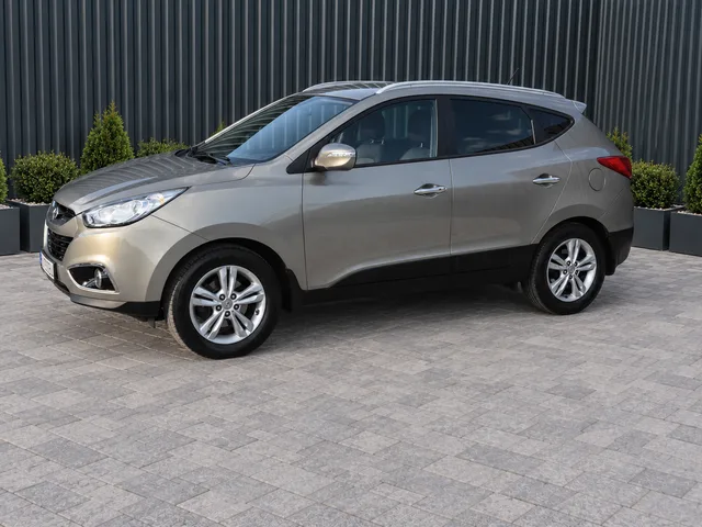 Hyundai ix35 2.0 CVVT 4x4 Automat – fotografia 2 z 15