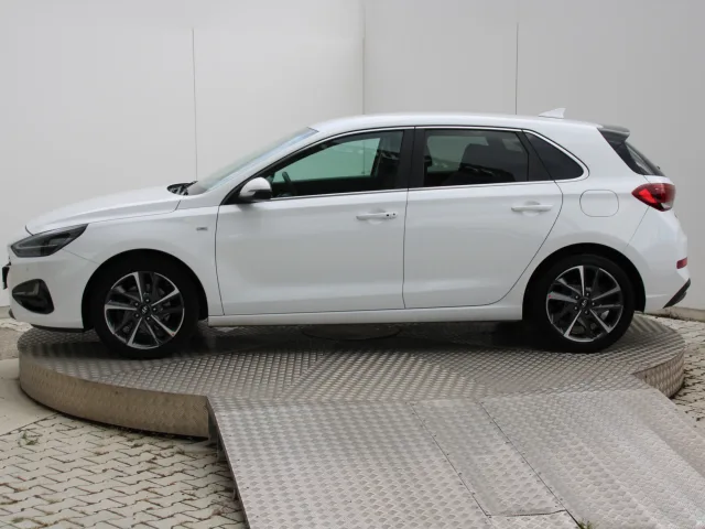 Hyundai i30 1.6 CRDi Style – fotografia 2 z 15