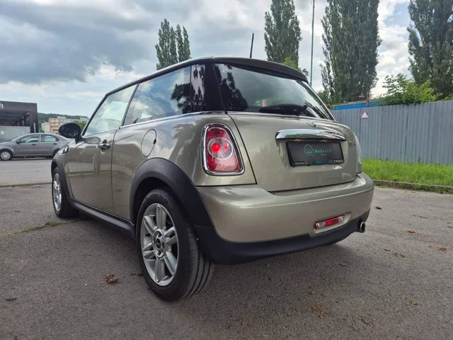 Mini Cooper 1.6 benzín 90 kW – fotografia 3 z 15