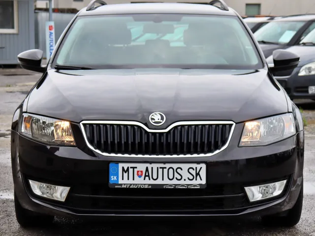 Škoda Octavia 1.6 TDI Ambition – fotografia 5 z 15