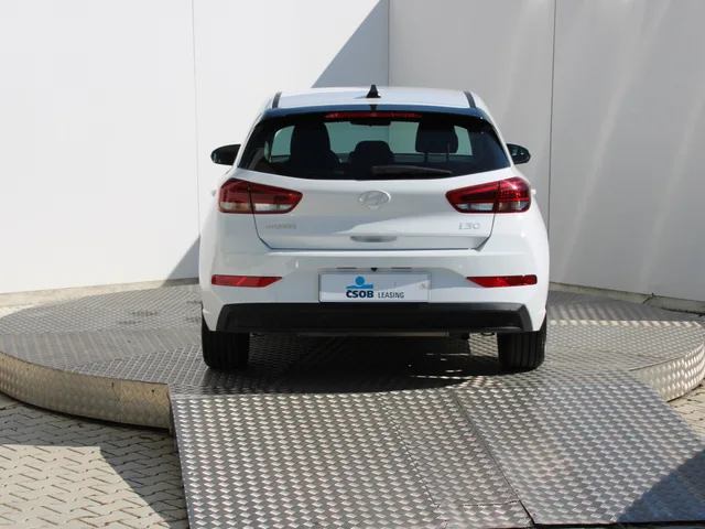 Hyundai i30 1.5 DPi 71 kW – fotografia 4 z 15