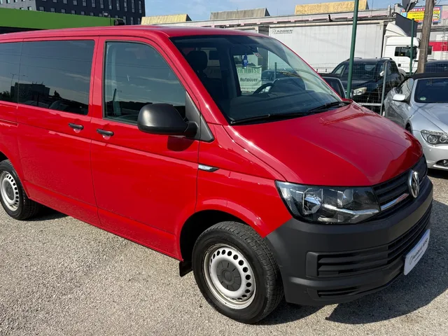 Volkswagen Transporter T5 2.0 TDI 9-miestny – fotografia 2 z 15