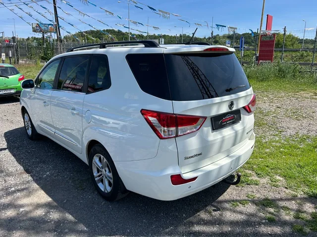 SsangYong Rodius 2.2 Diesel – fotografia 6 z 13