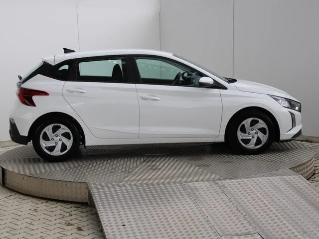 Hyundai i20 1.2 i Comfort 58 kW – fotografia 6 z 15