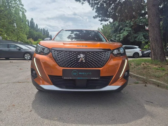 Peugeot 2008 1.5 BlueHDi 130 Allure EAT8 – fotografia 2 z 15