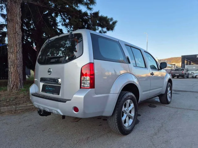 Nissan Pathfinder 2.5 dCi SE – zdjęcie 4 z 15
