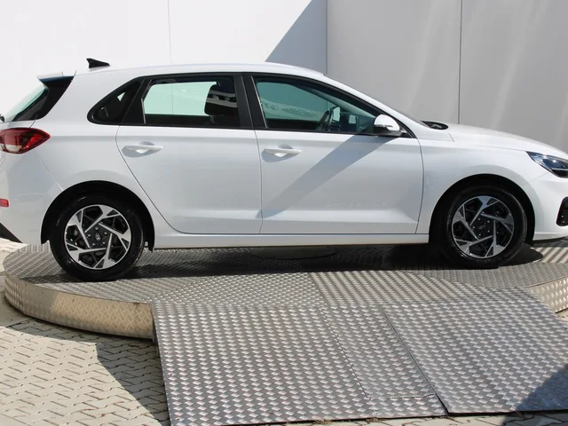 Hyundai i30 1.5 DPi 71 kW – fotografia 6 z 15