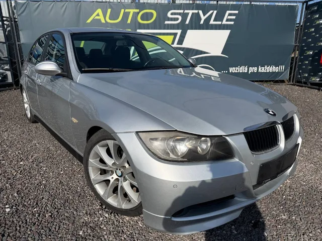 BMW 318i – fotografia 2 z 15