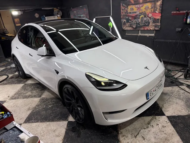 Tesla Model Y Performance – fotografia 2 z 13