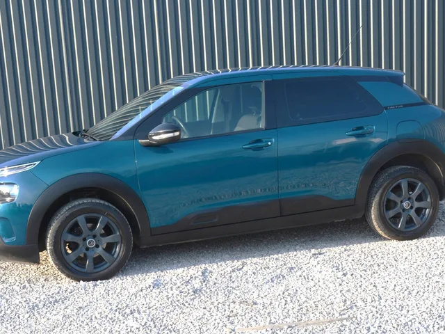 Citroën C4 Cactus 1.2 Benzín, Shine – fotografia 3 z 15