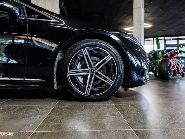 Mercedes-Benz EQS 580 4MATIC – fotografia 4 z 15