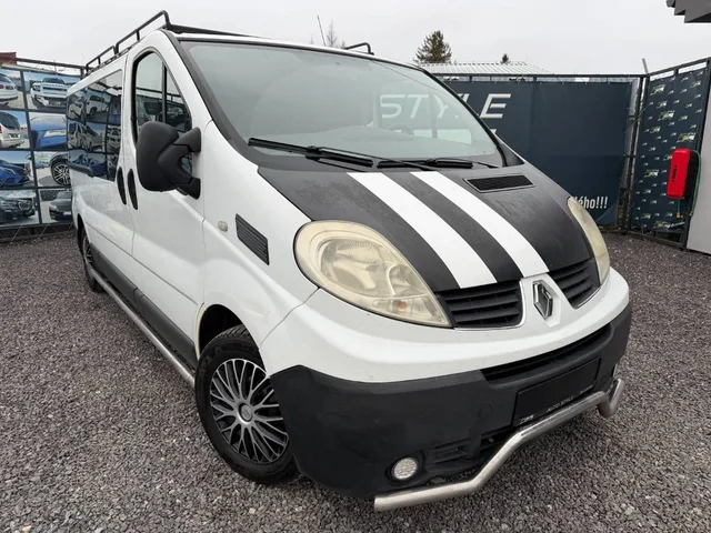 Renault Trafic 2.0 dCi 115 k L2P2 Passenger – fotografia 2 z 15