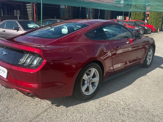 Ford Mustang 2.3 EcoBoost – fotografia 6 z 15