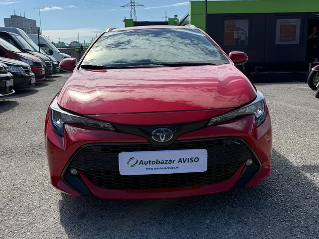 Toyota Corolla Combi 1.8 Hybrid – 2. fotó (összesen 15)