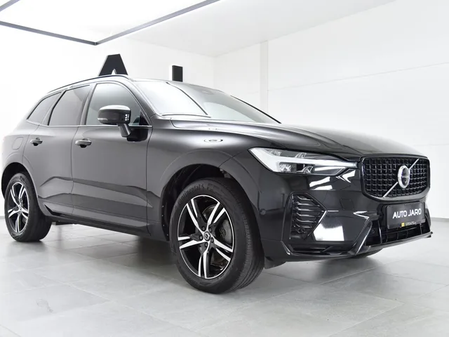 Volvo XC60 2.0 B4 mHEV R-Design AWD A/T – fotografia 4 z 15