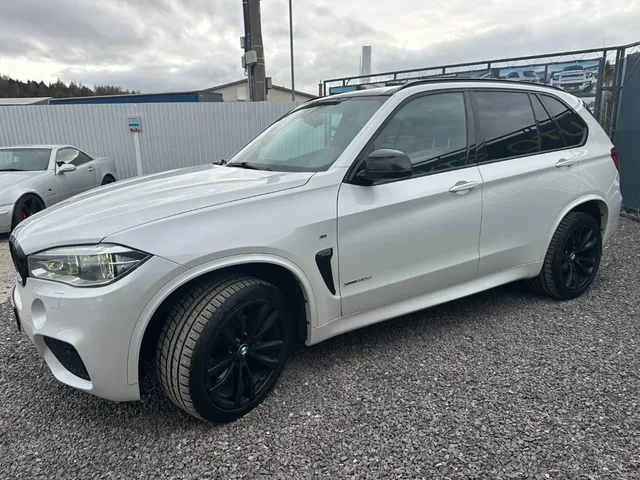 BMW X5 xDrive30d A/T – fotografia 4 z 15
