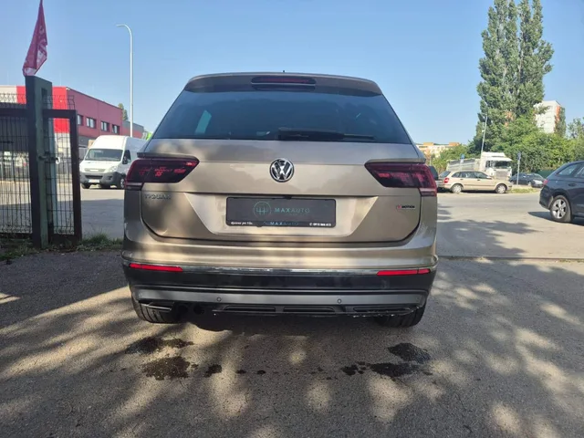 Volkswagen Tiguan 2.0 TSI 4MOTION Highline DSG – fotografia 6 z 15