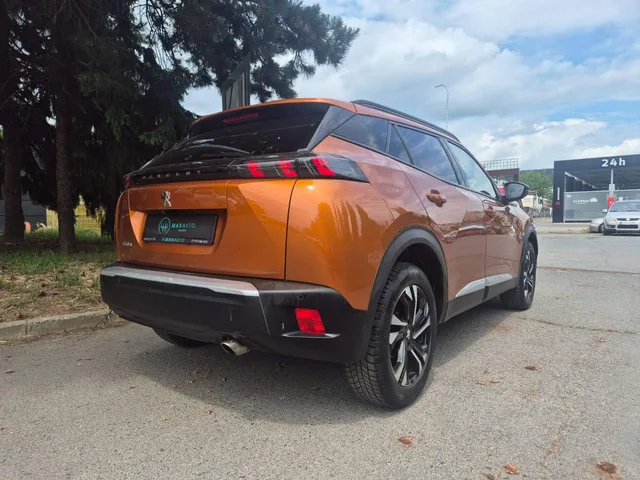 Peugeot 2008 1.5 BlueHDi 130 Allure EAT8 – fotografia 5 z 15