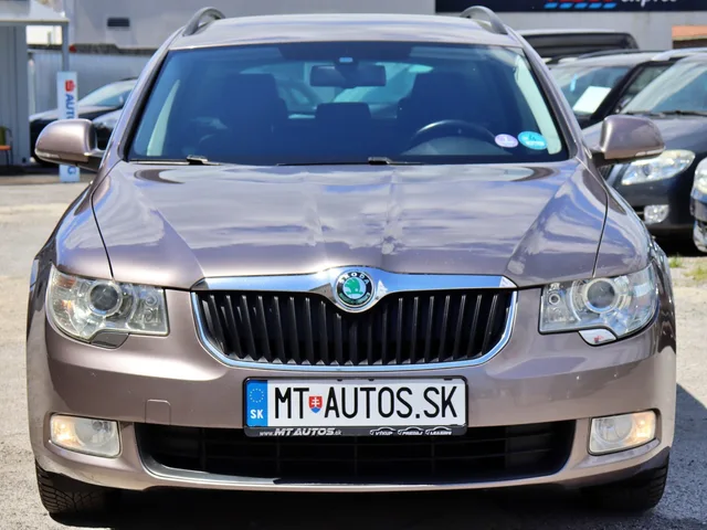 Škoda Superb 1.4 TSI Comfortline – fotografia 5 z 15