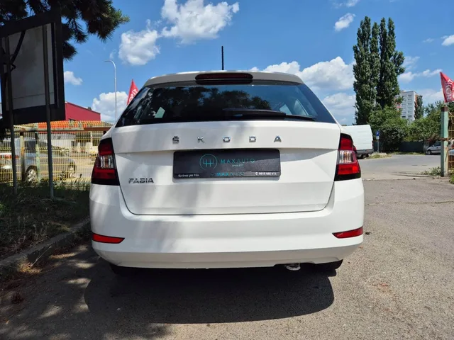 Škoda Fabia 1.0 TSI Active – fotografia 6 z 15